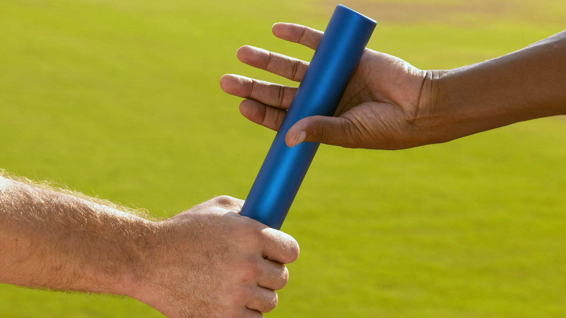 明星运动员公益足球赛促进社区融合，足球公益事业